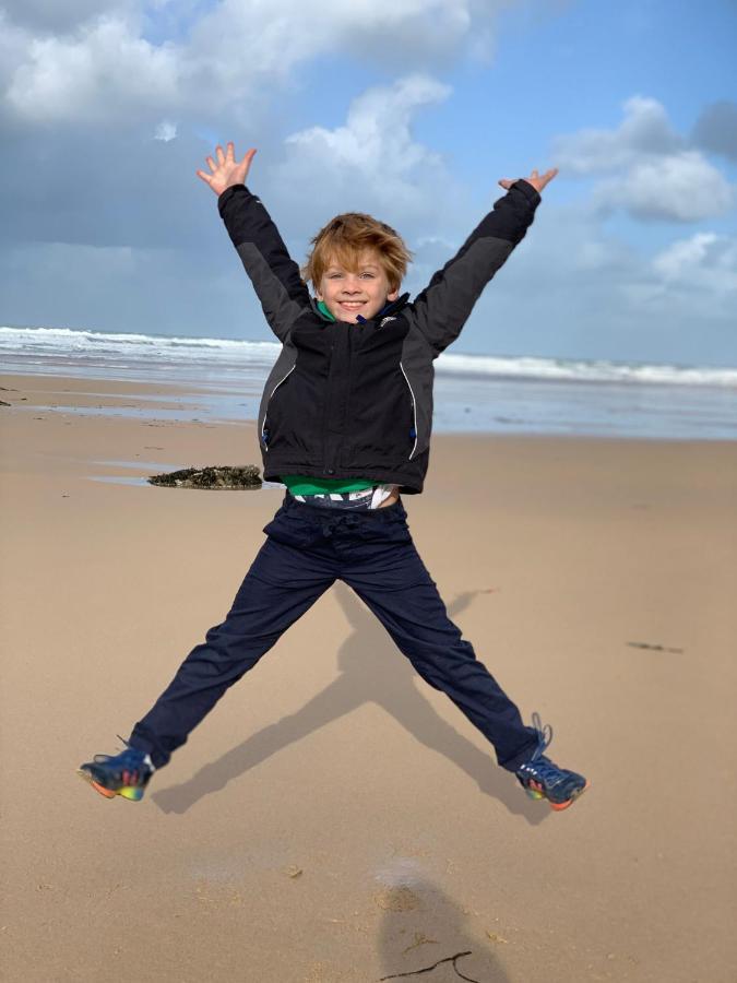 Skylark Sleeps 8 Private Hot Tub & Dogs Welcome Nr Padstow, Resort Pool Bar & Watersports St Columb Major Exterior foto